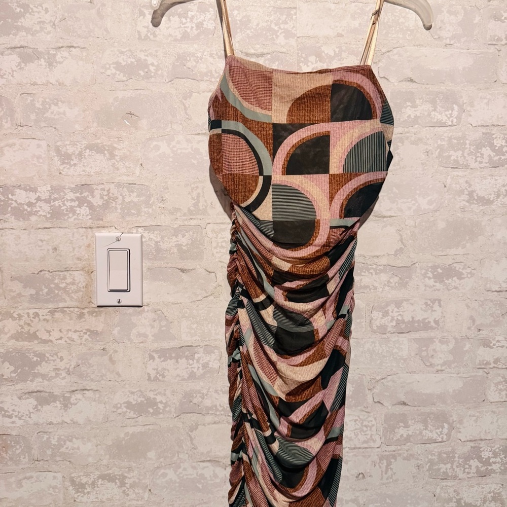 Geometric Pattern Dress - Picture 4 of 6